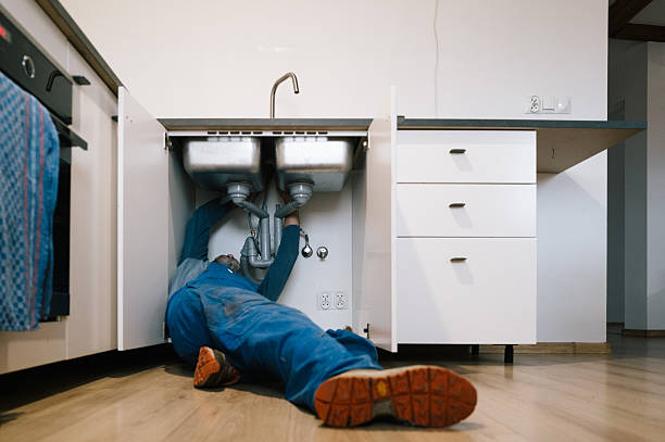 Professional Pipe Repair technician working in Lutherville Timonium, MD